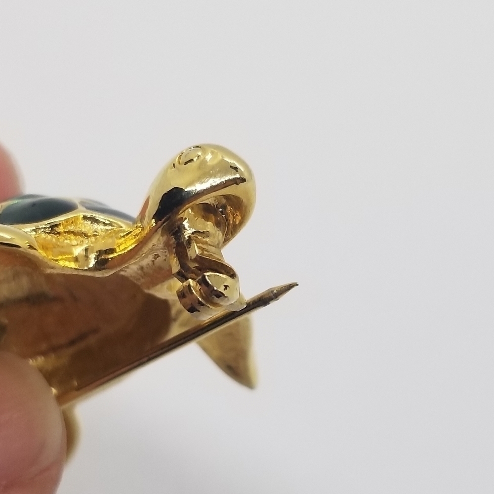 gold tone green enamel turtle brooch - Picture 3 of 4